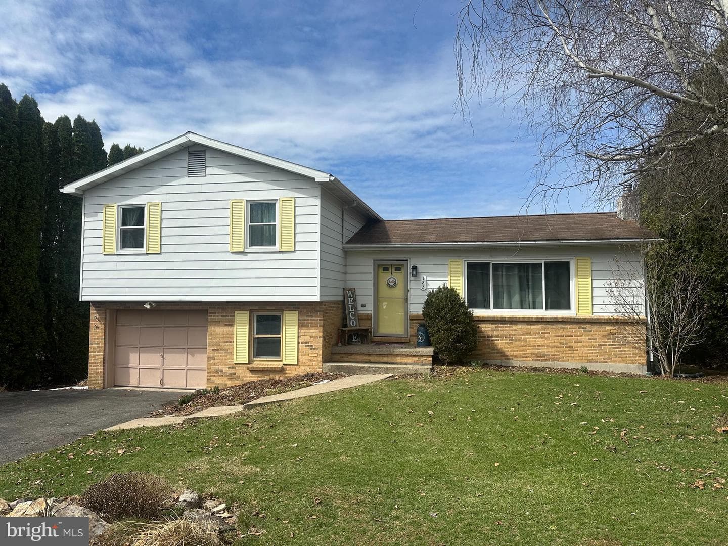 123 Ridge Ave.