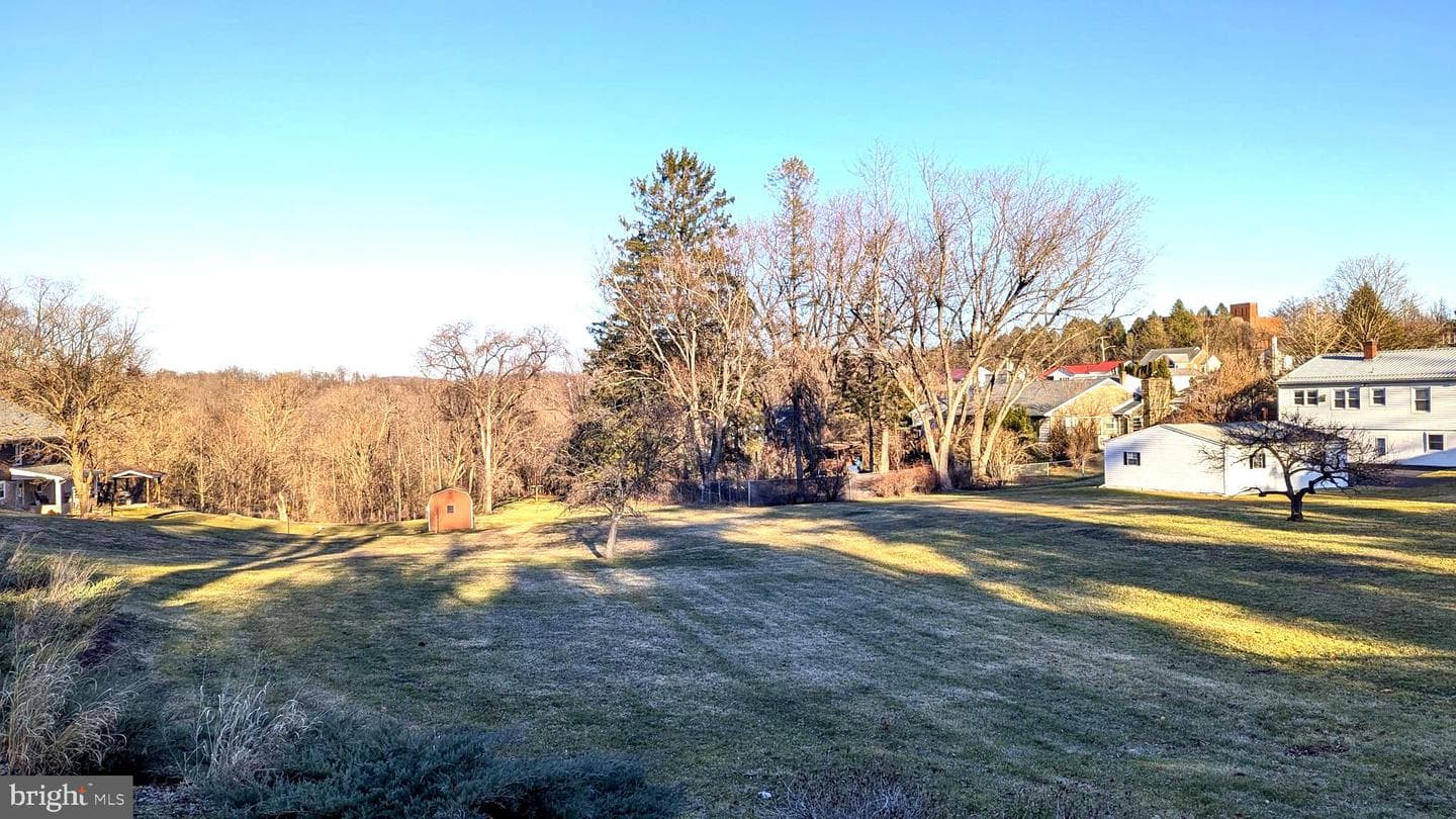 429 Simpson Street photo 6