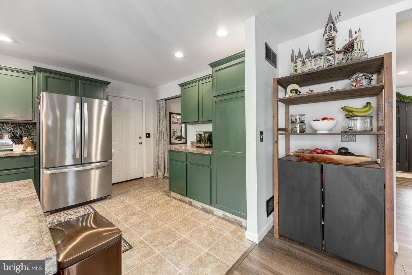 176 Jonathan Lane photo 13