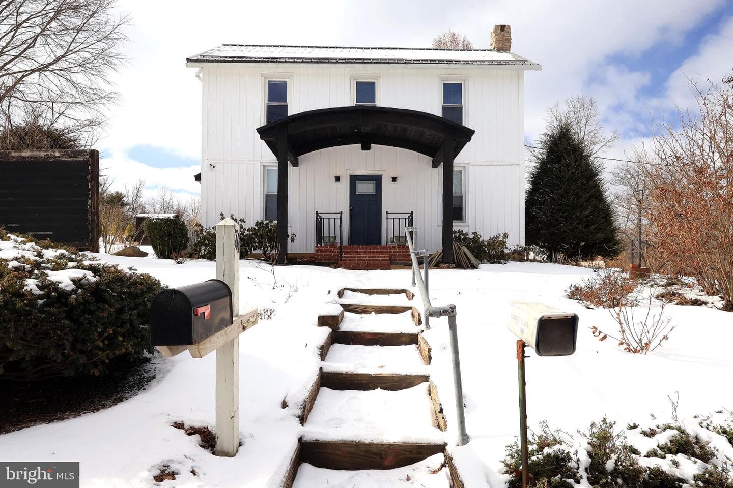 711 Blanchard Street photo 2