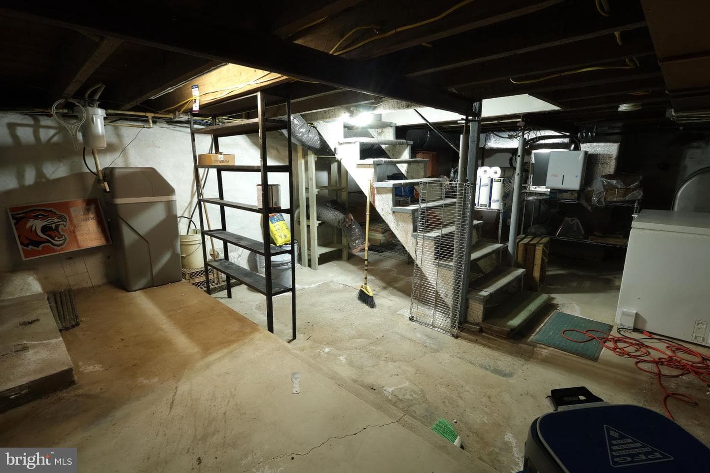 711 Blanchard Street photo 39