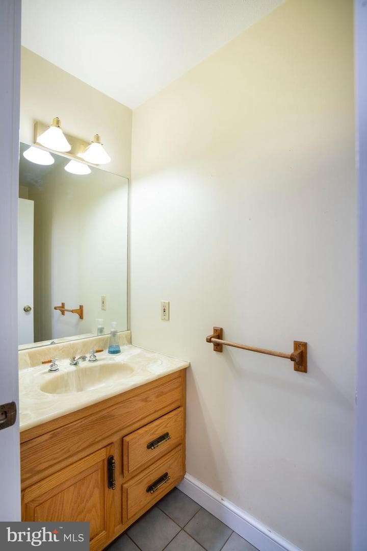 50 Toms Lane photo 38