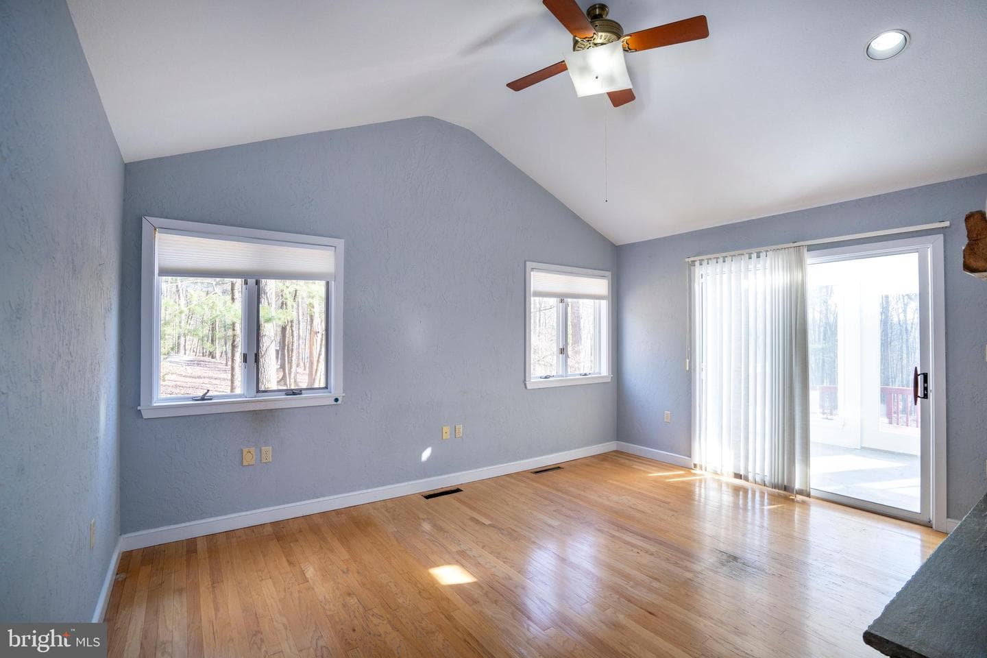 50 Toms Lane photo 39