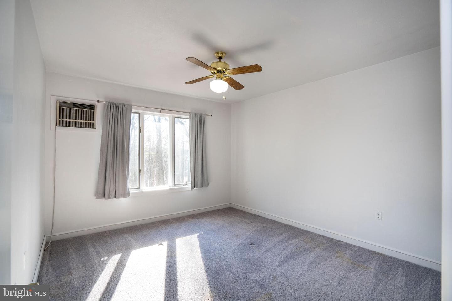 50 Toms Lane photo 52