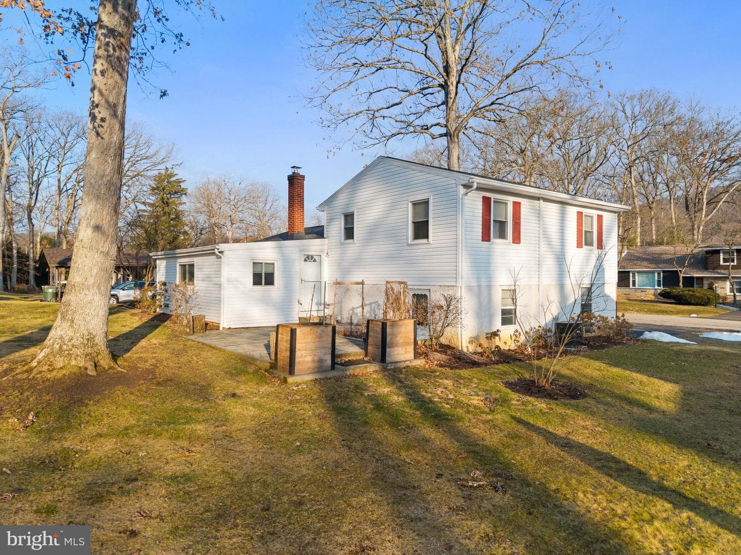 956 Shady Lane photo 3