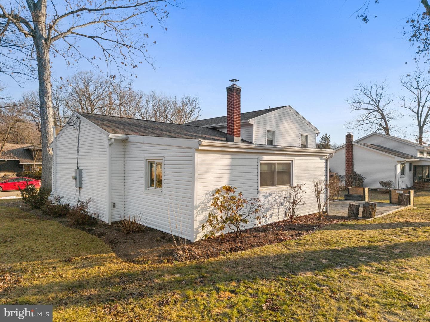 956 Shady Lane photo 4