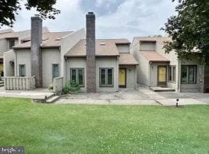 836 W Aaron Drive photo 2