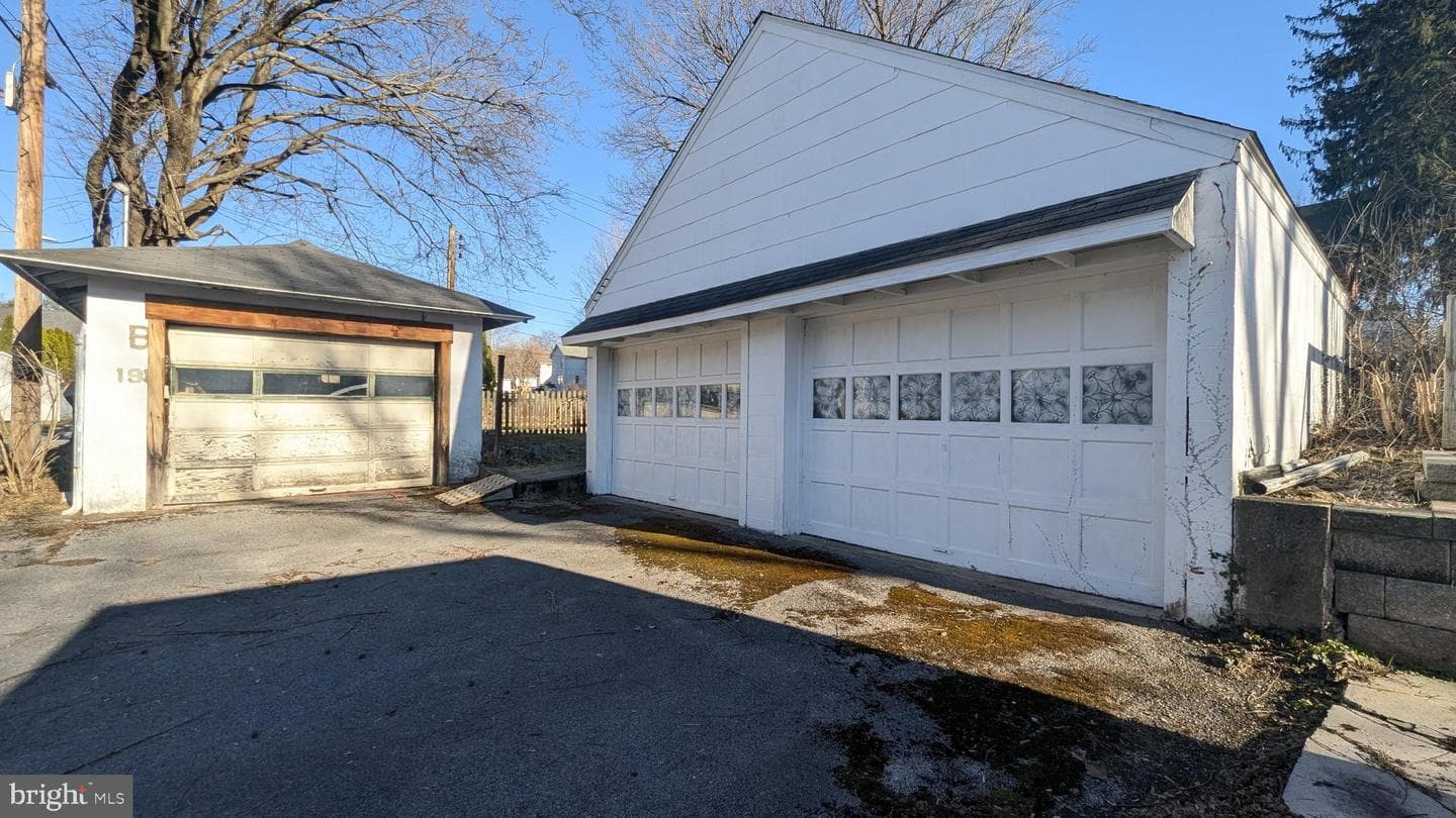 355 E Curtin Street photo 38