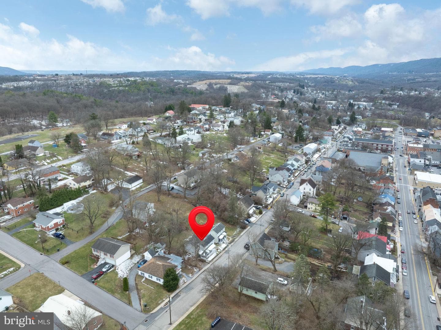 328 E Logan Street photo 17