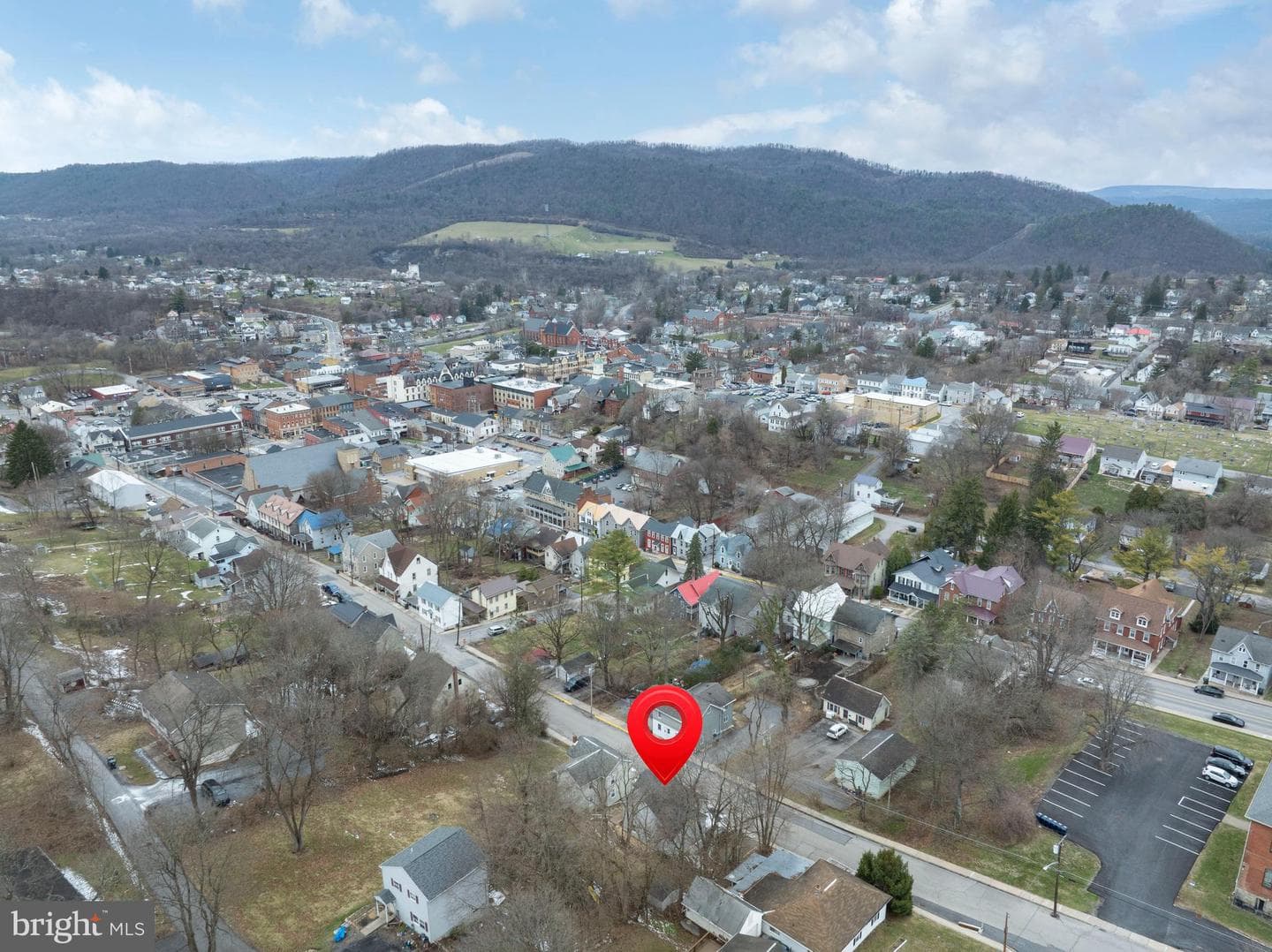 328 E Logan Street photo 19