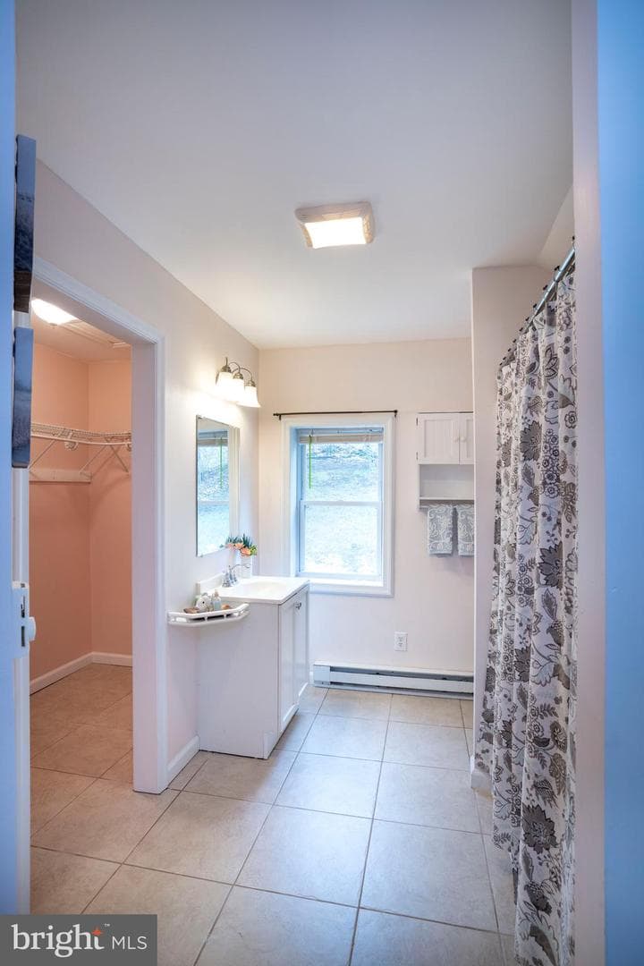 328 E Logan Street photo 43