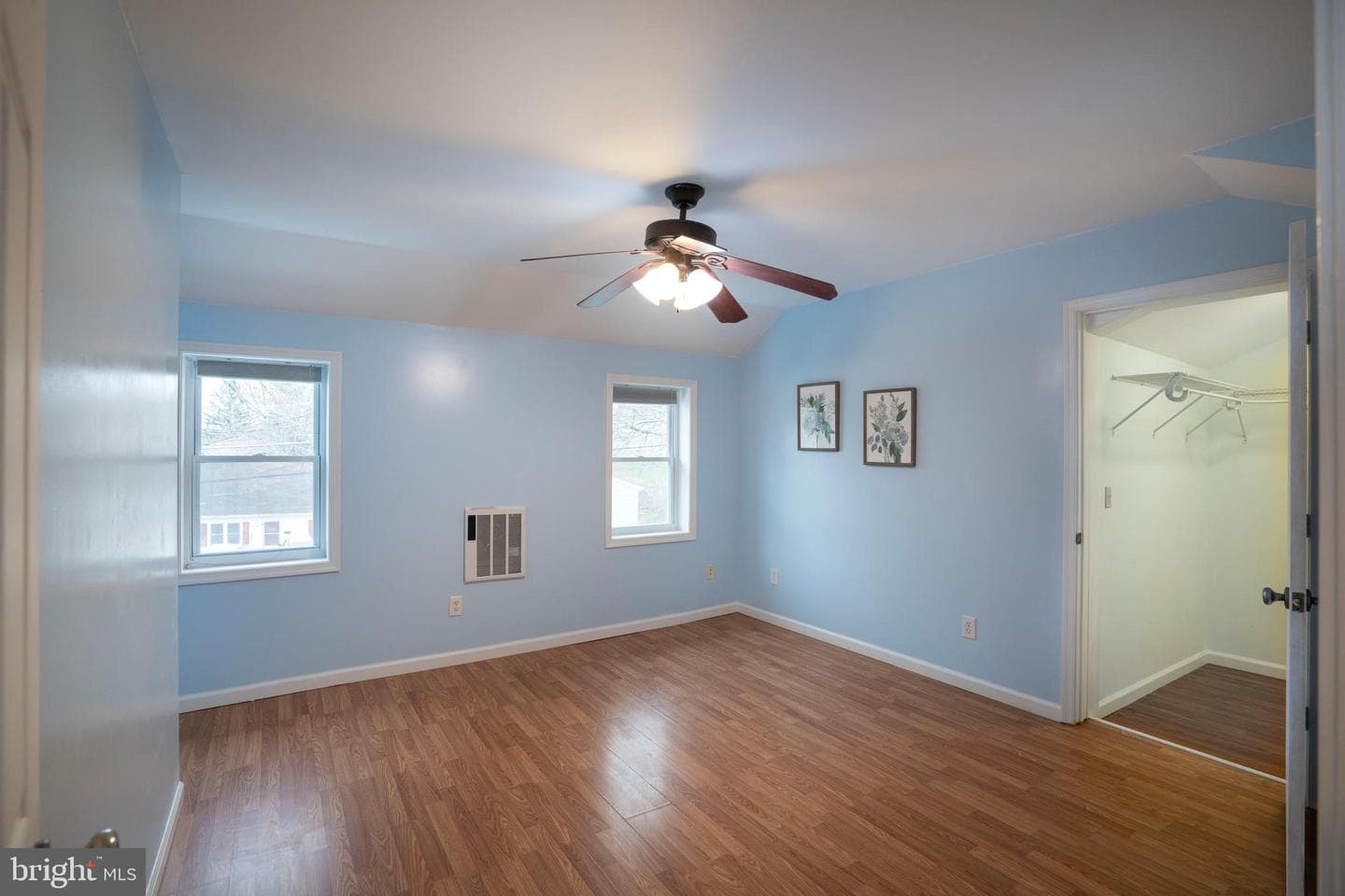 328 E Logan Street photo 48