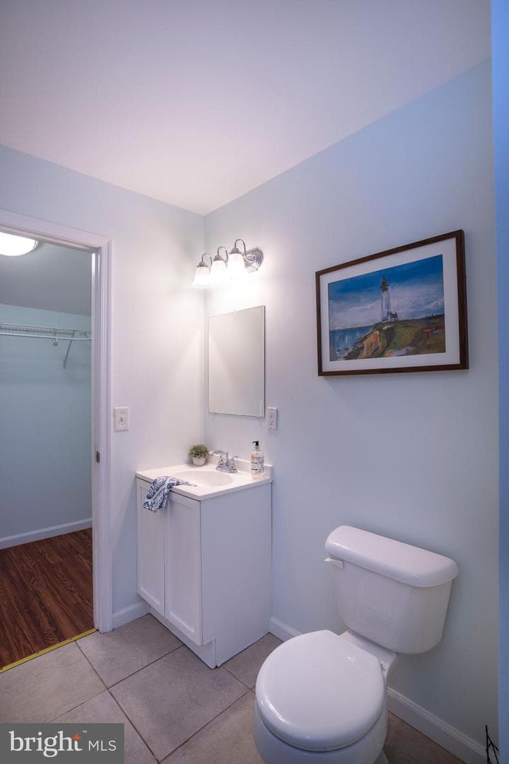 328 E Logan Street photo 53