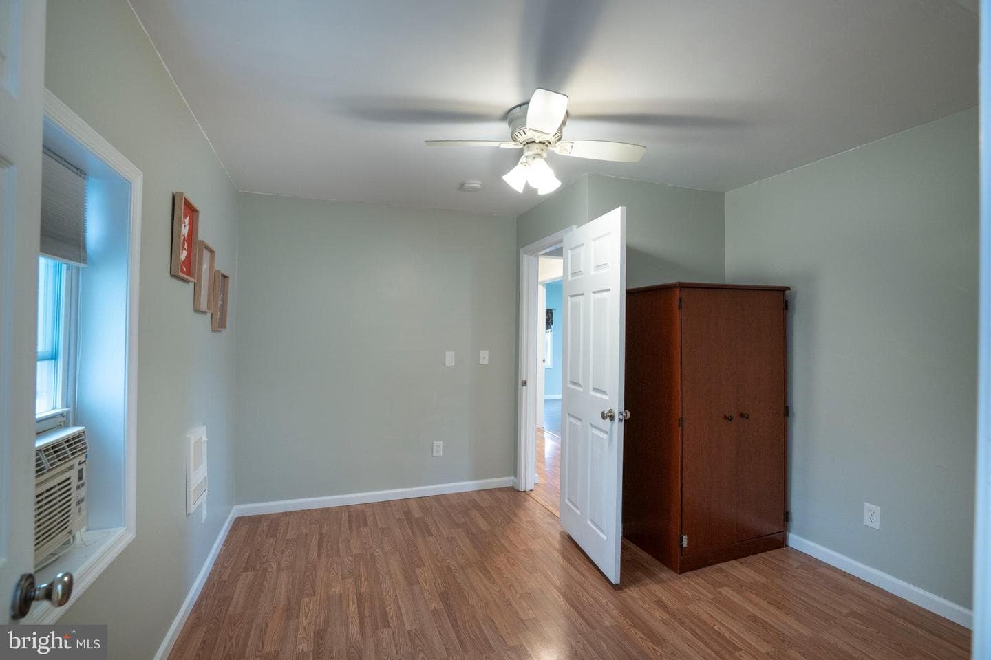 328 E Logan Street photo 55