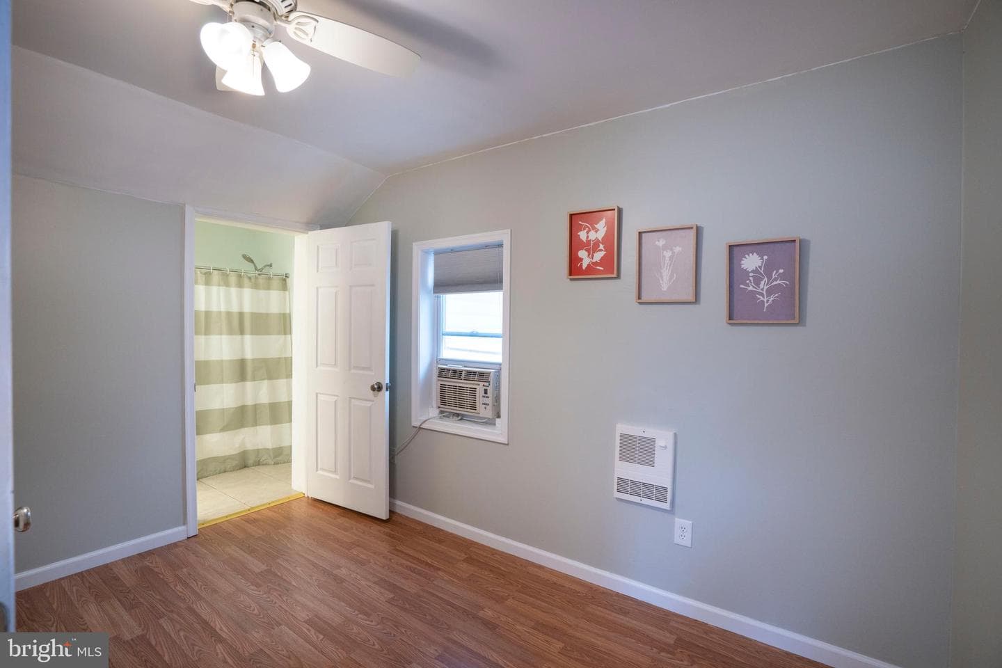 328 E Logan Street photo 57