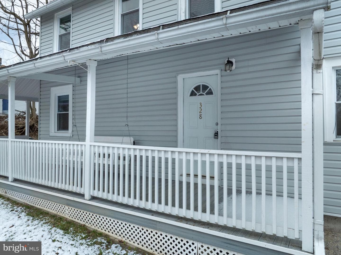 328 E Logan Street photo 6