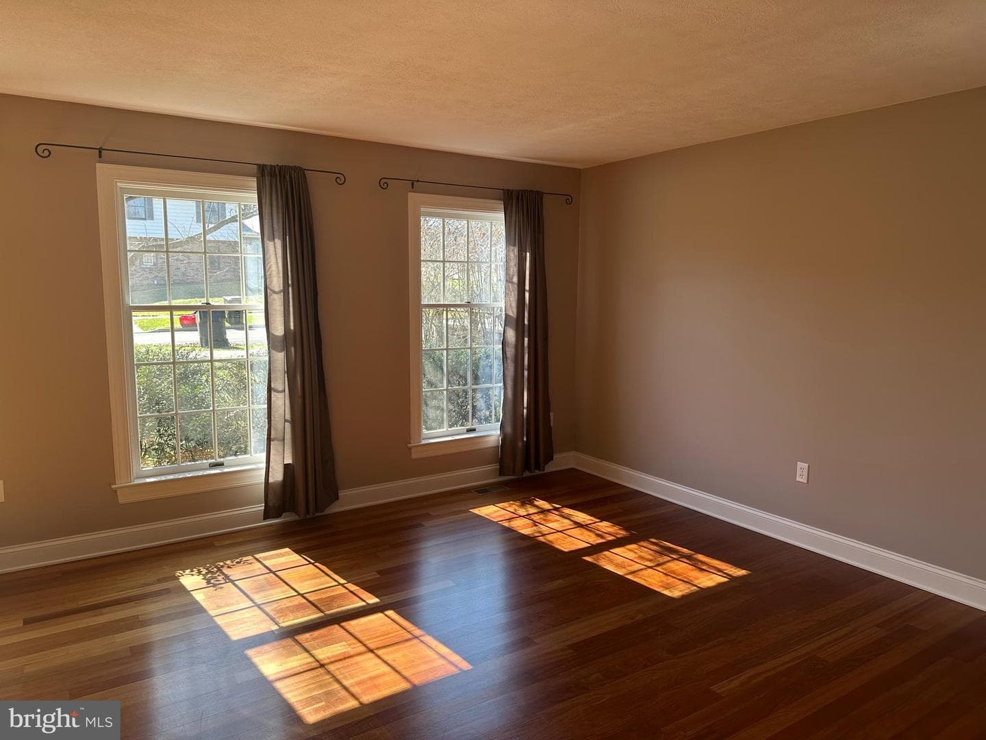 1007 Amelia Ave. photo 19