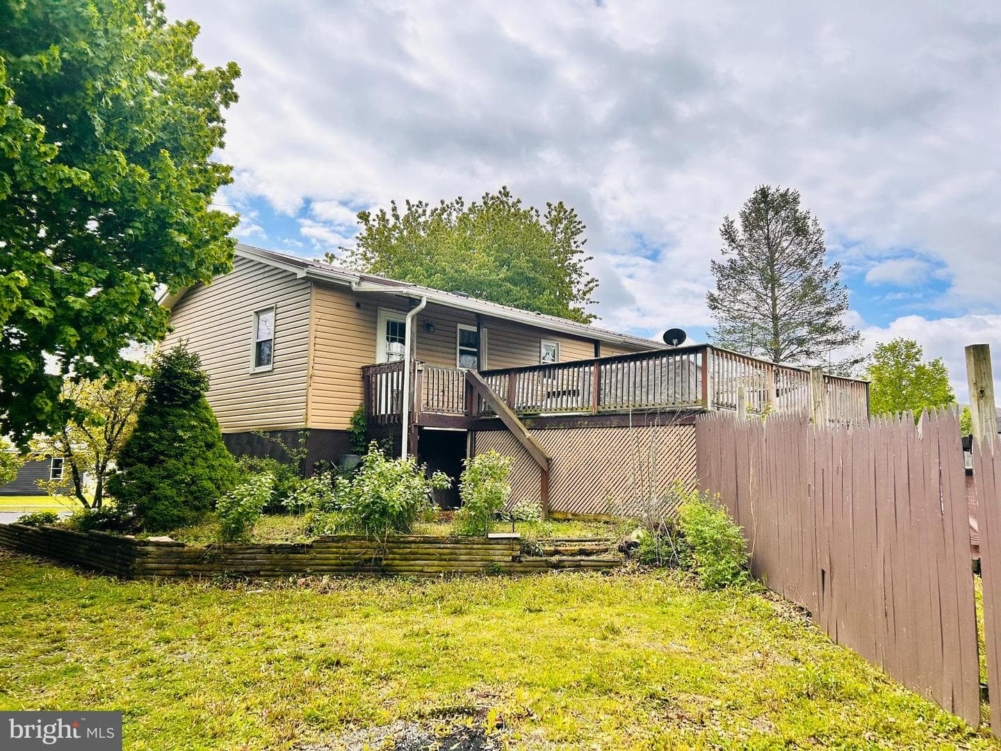 211 N Vanessa Drive photo 3