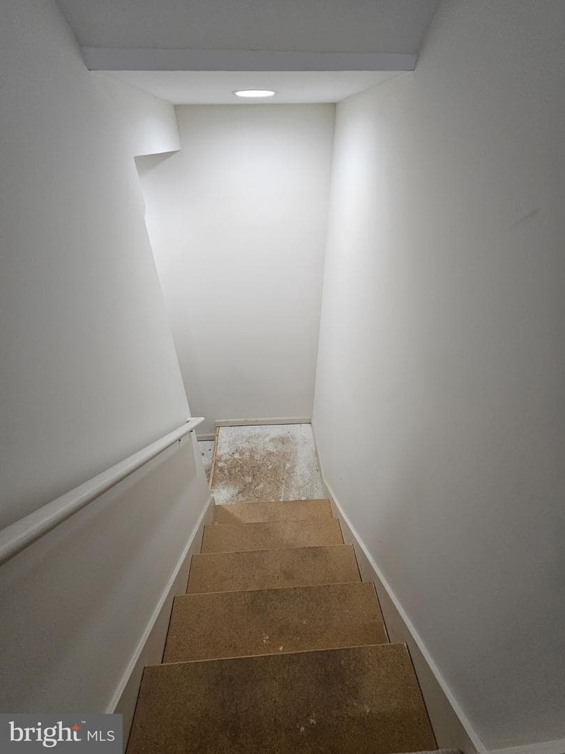 106 Lincoln Avenue photo 42
