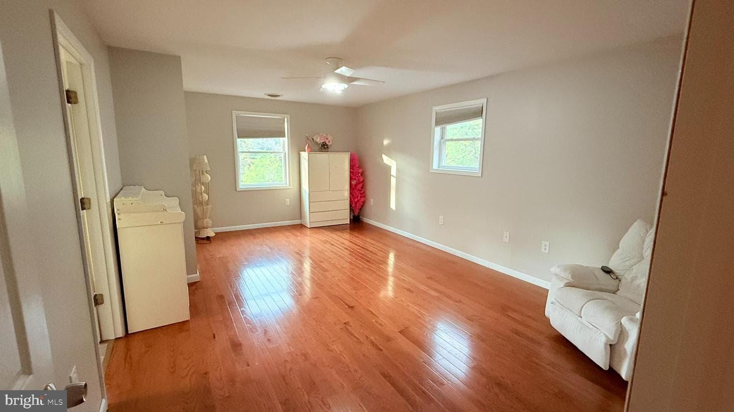242 Spring Street photo 18