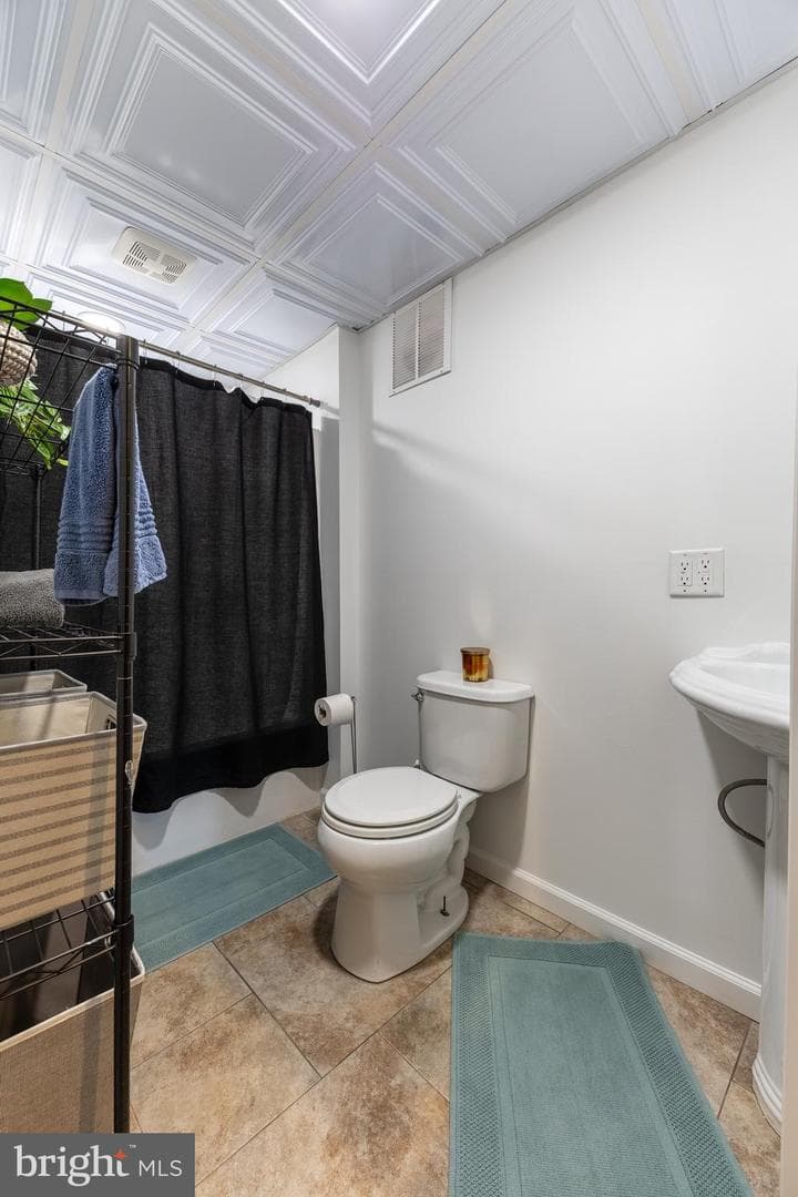 805 E High Street photo 30