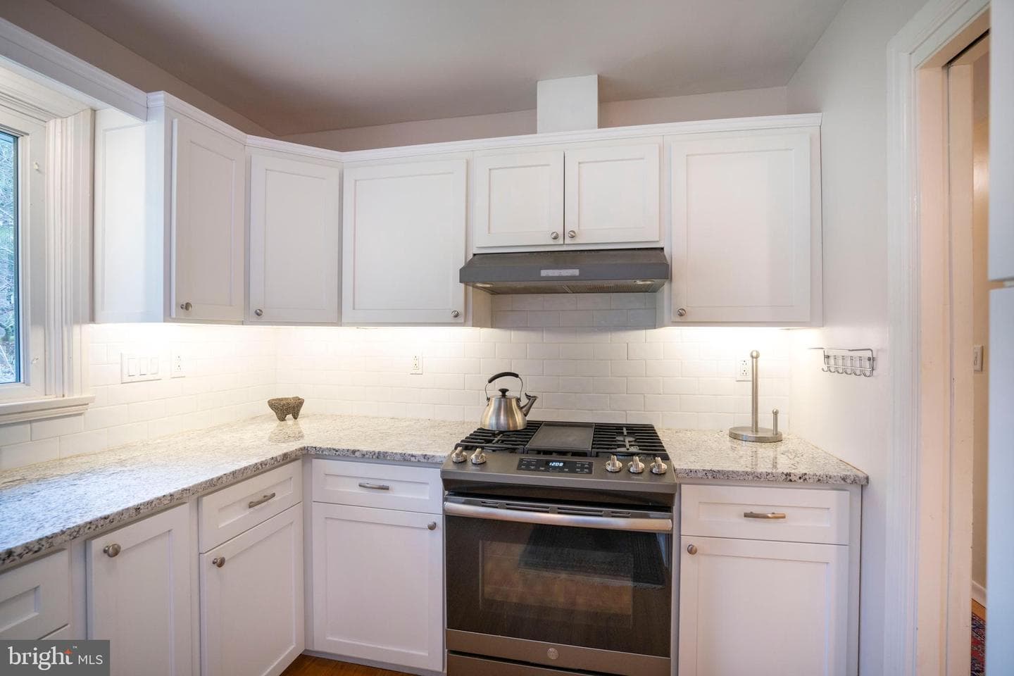 418 Martin Terrace photo 29