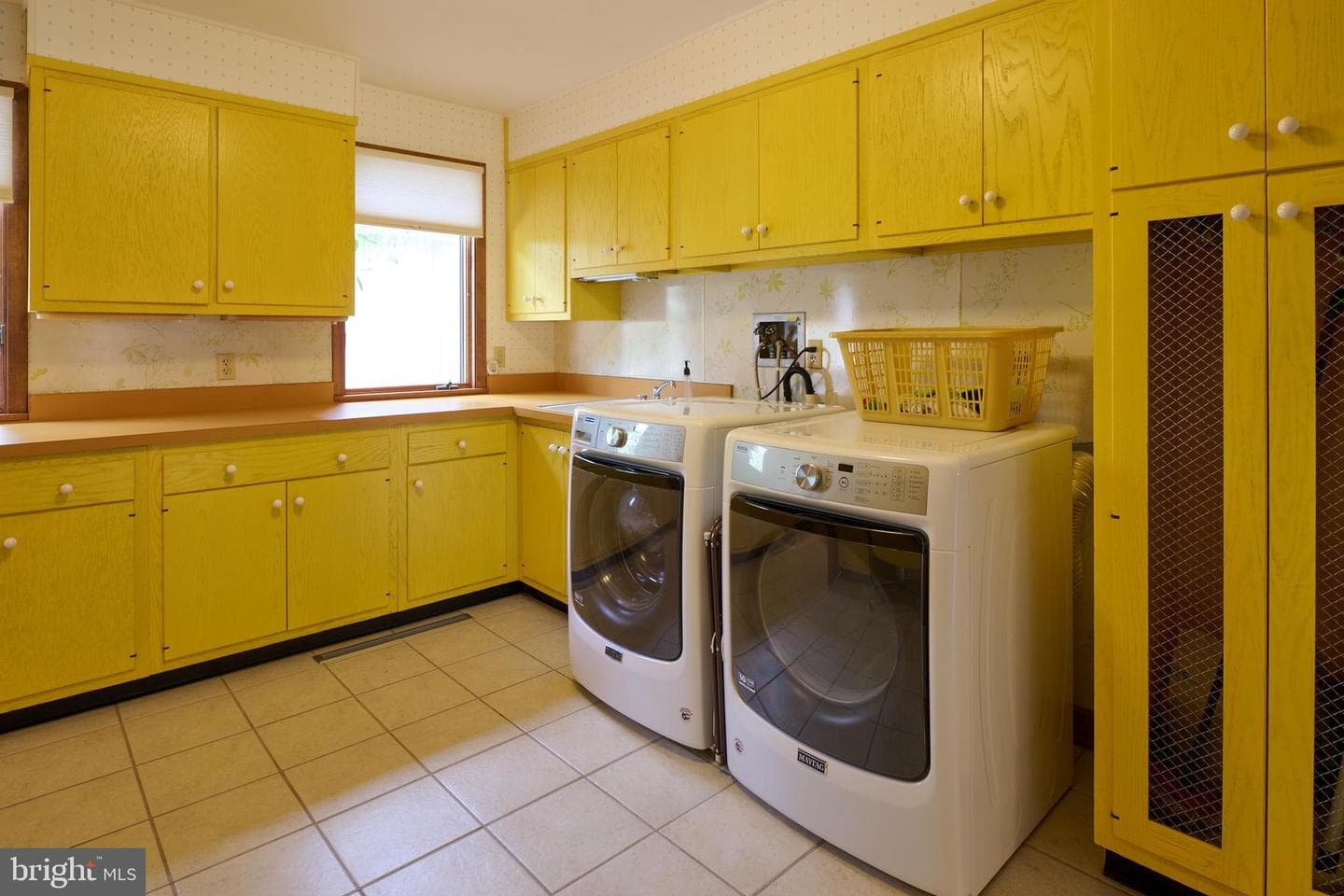576 E Shadow Lane photo 36