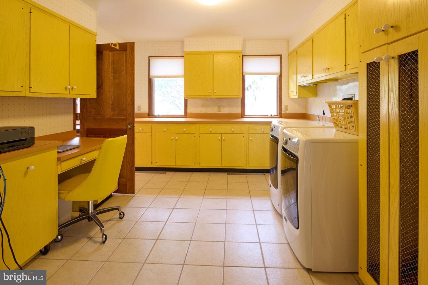 576 E Shadow Lane photo 37