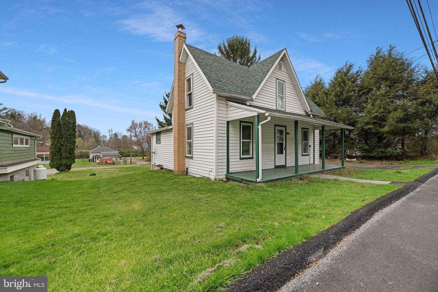 165 Richard Street photo 2