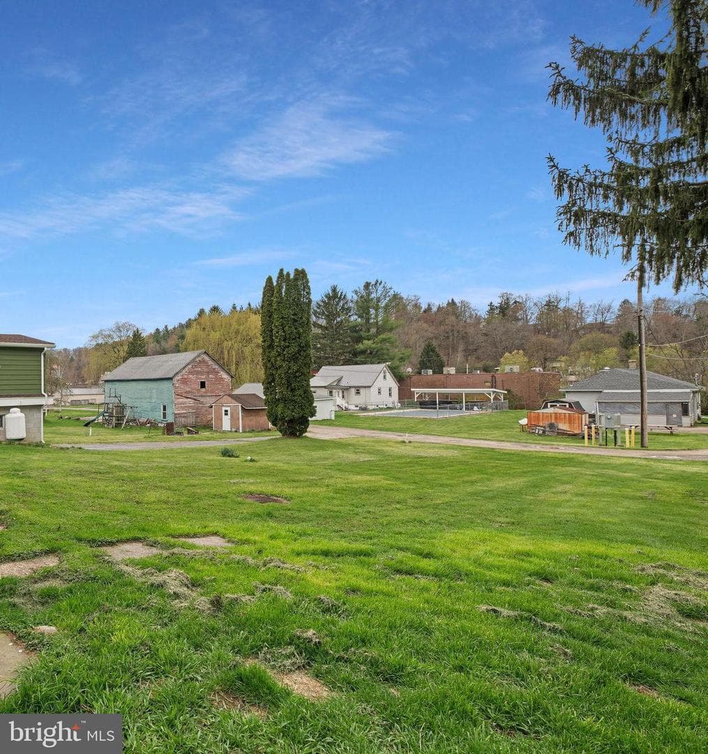 165 Richard Street photo 7