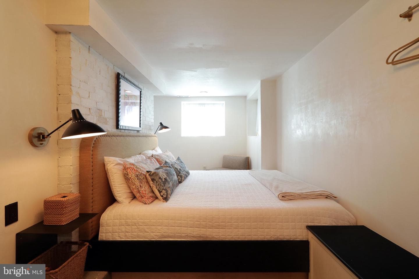 234 W Fairmount Avenue photo 73