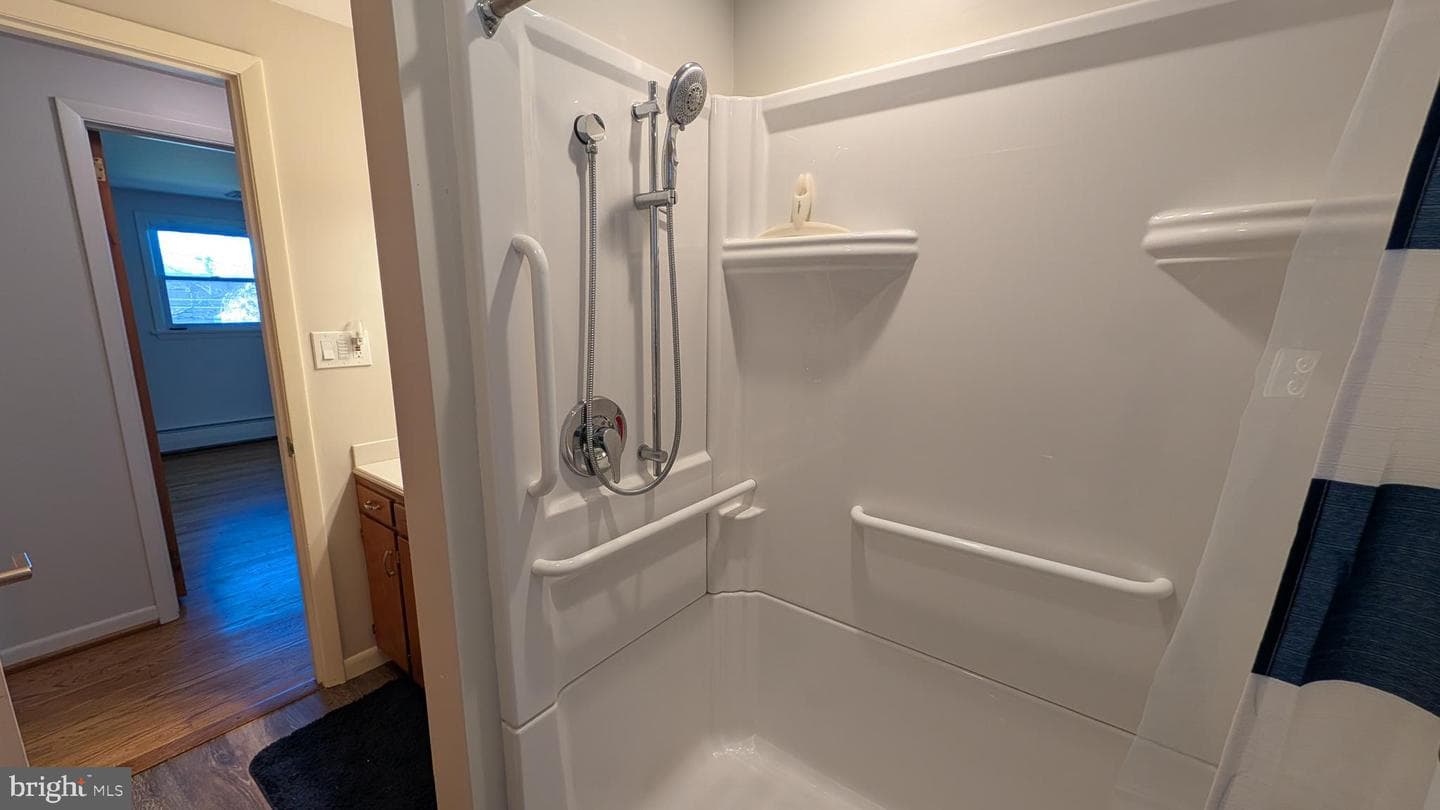 221 Ellen Avenue photo 18