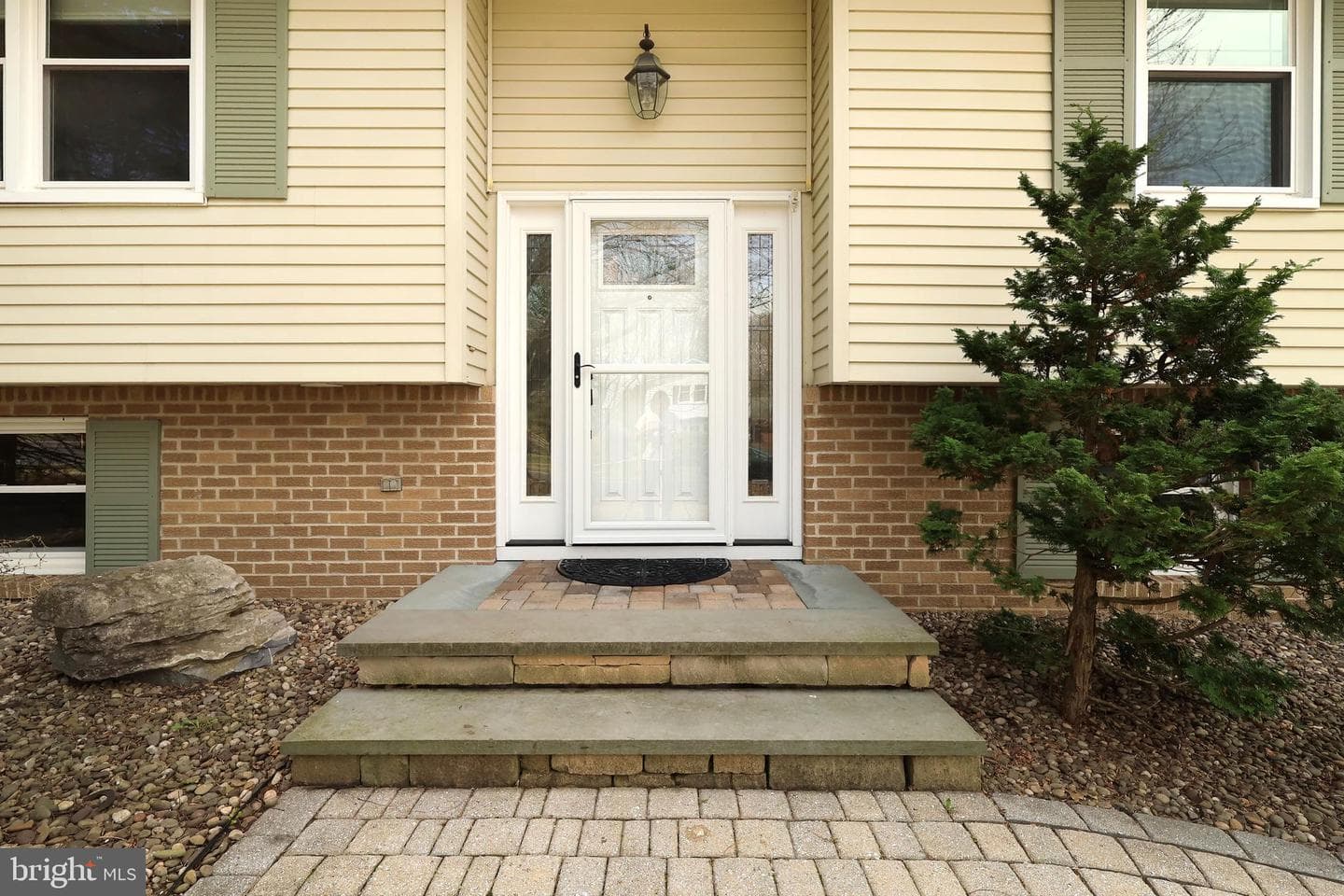 915 Bayberry Drive photo 4