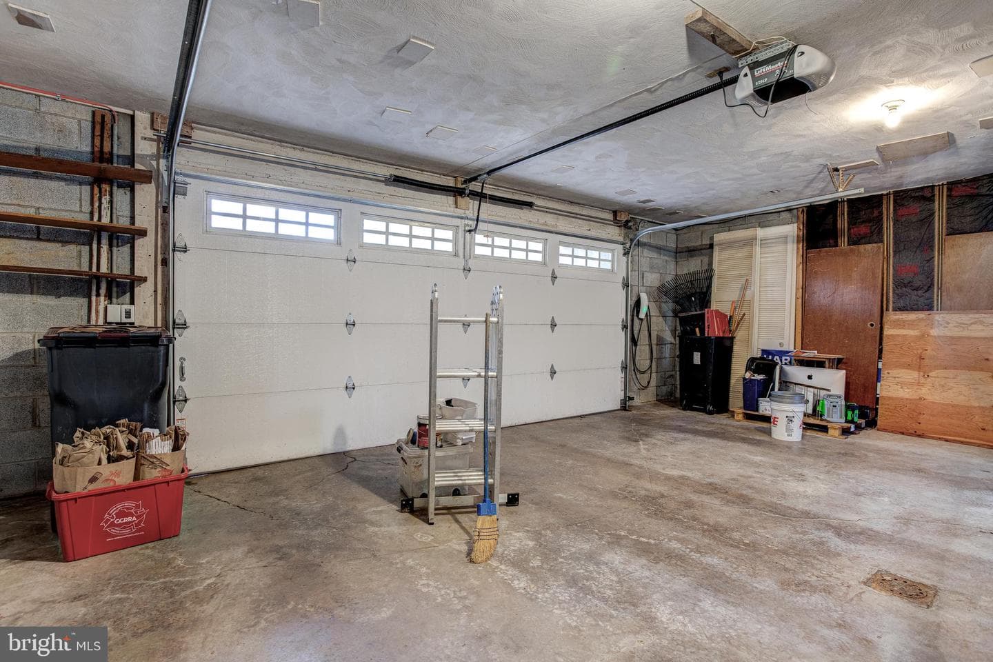 940 Outer Drive photo 30