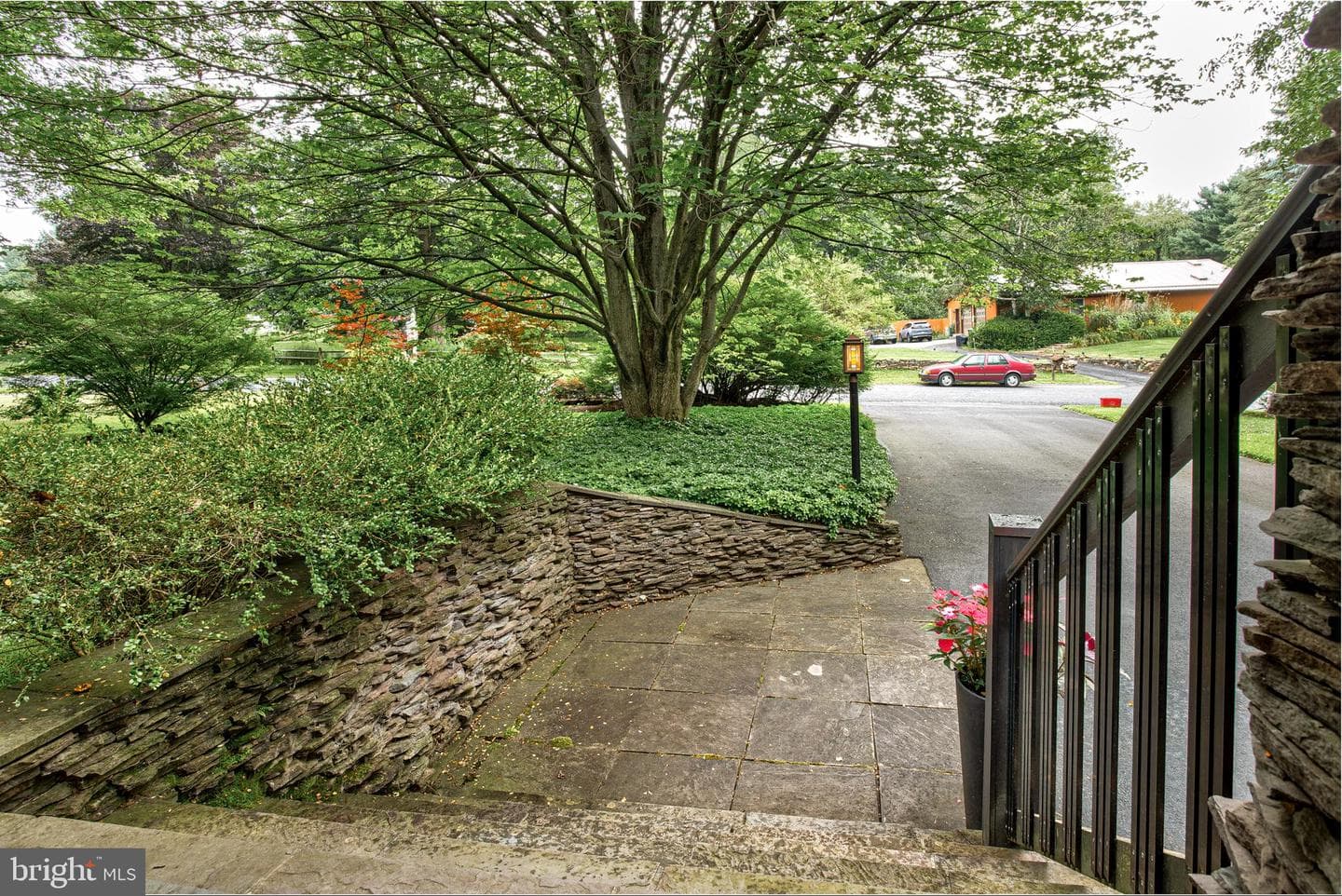 940 Outer Drive photo 38