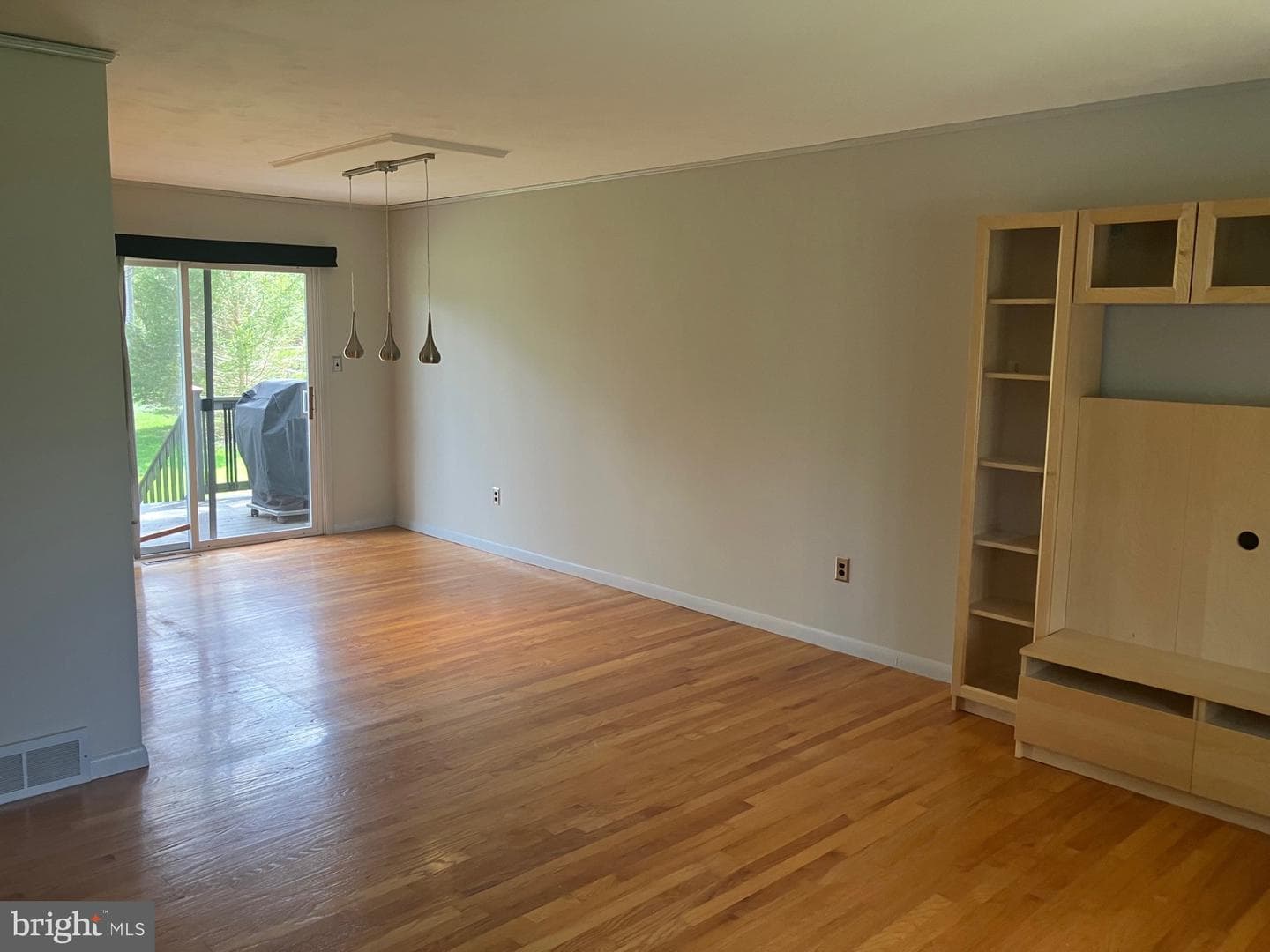 940 Outer Drive photo 6