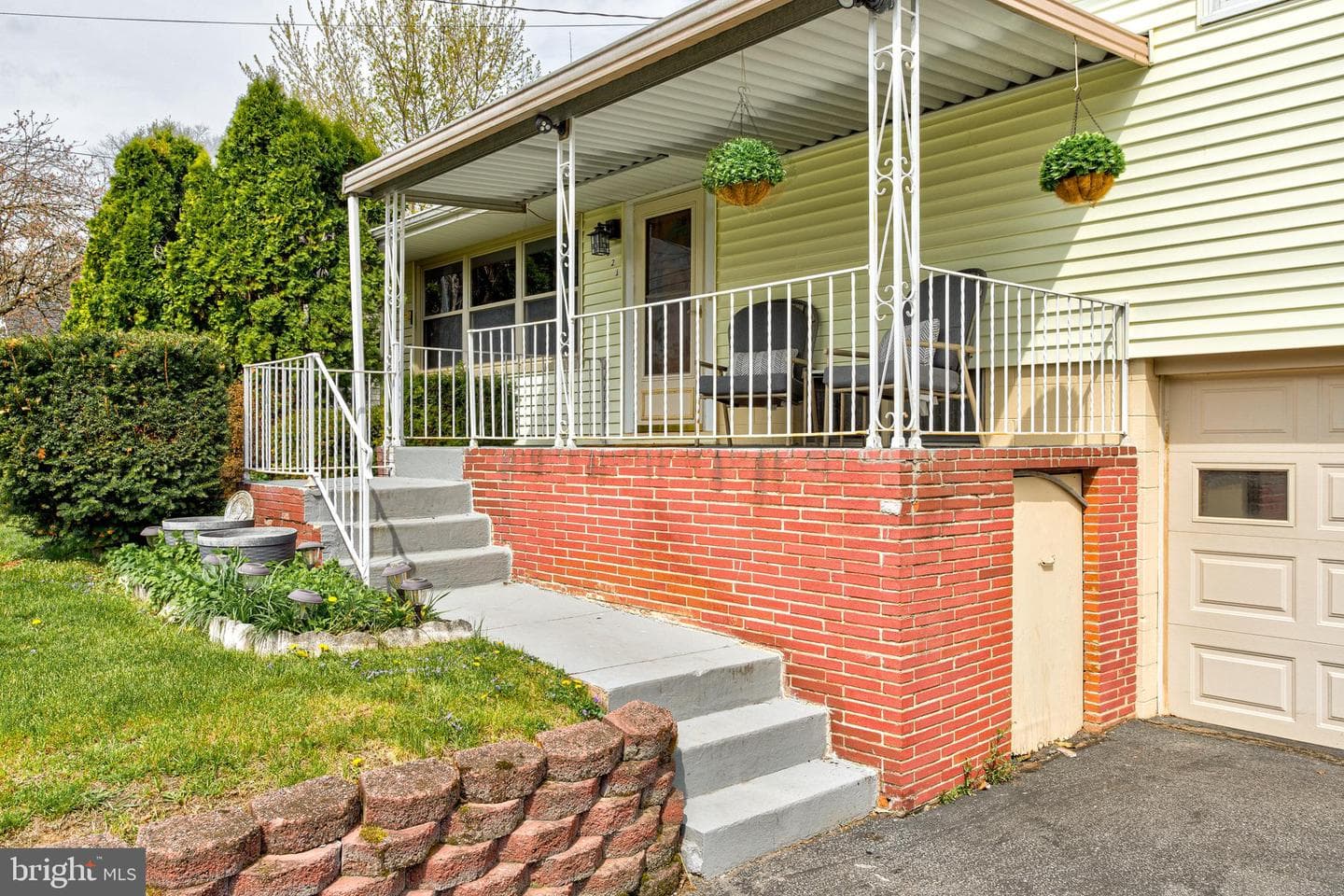 321 Kimport Avenue photo 3