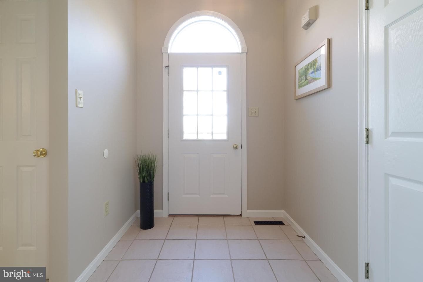 796 Tanager Drive photo 4