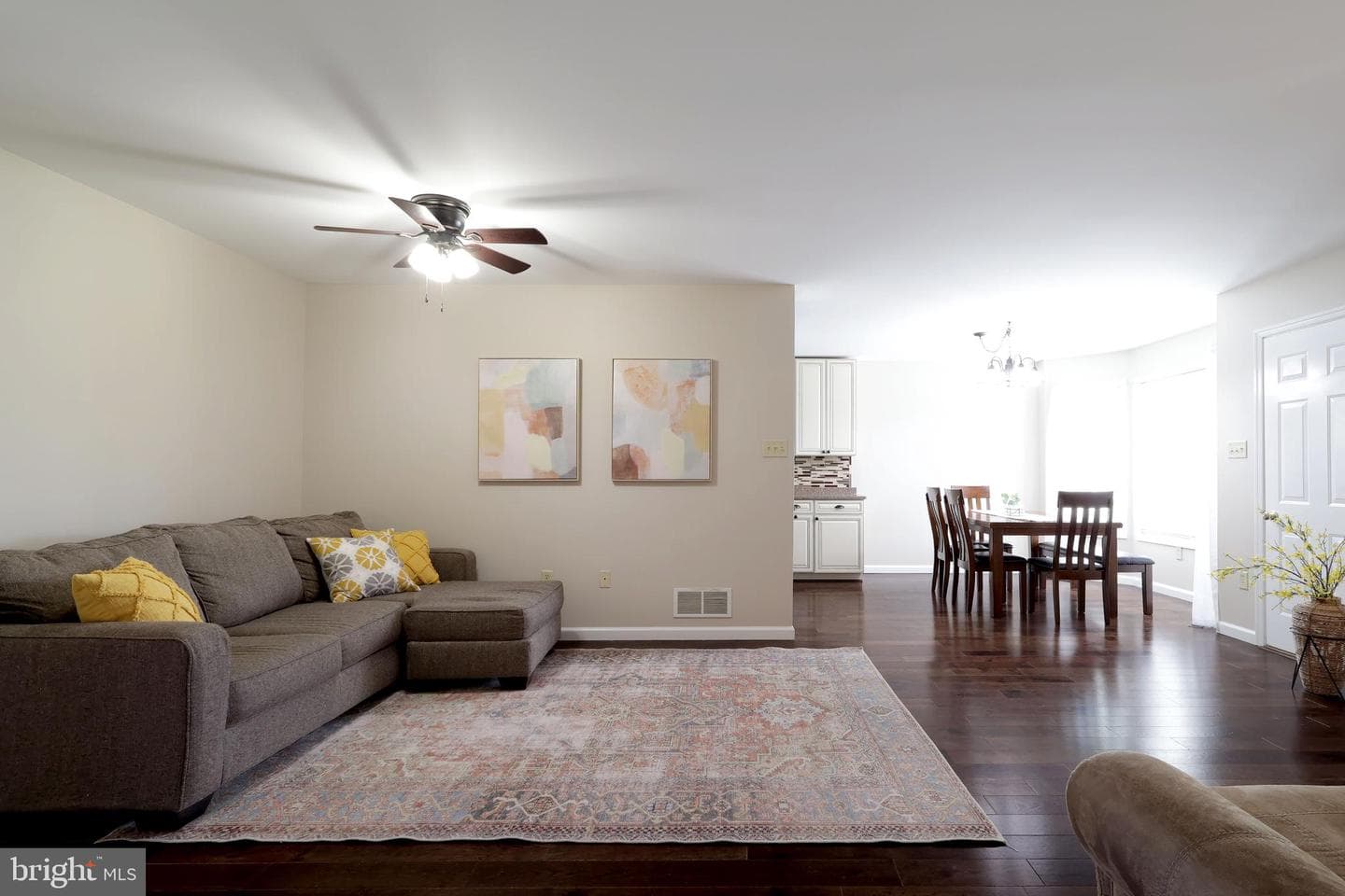796 Tanager Drive photo 6