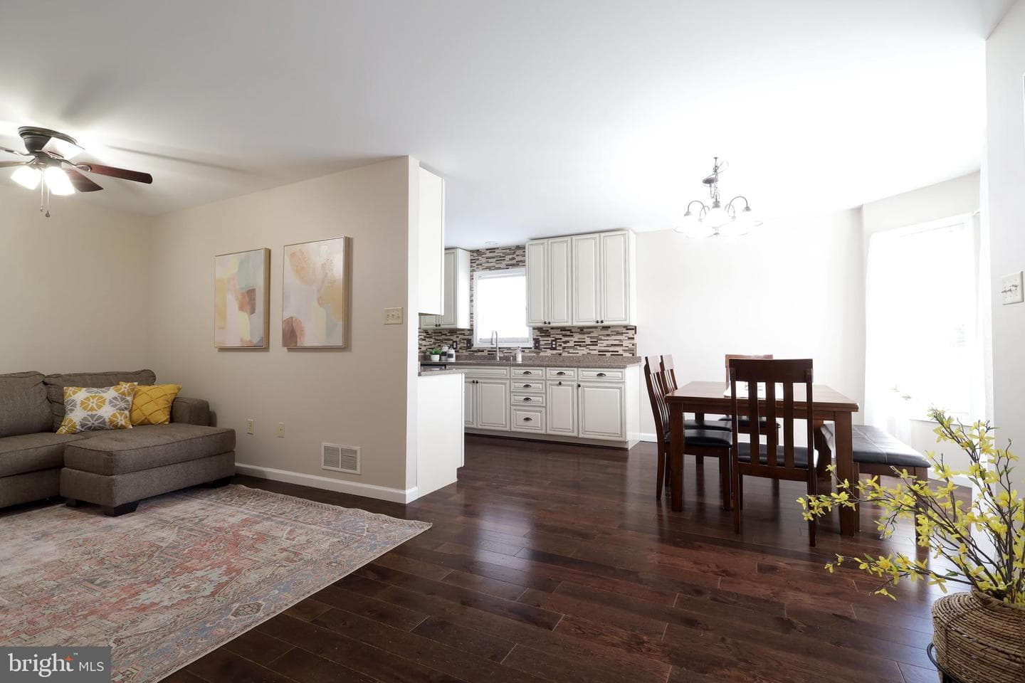 796 Tanager Drive photo 9