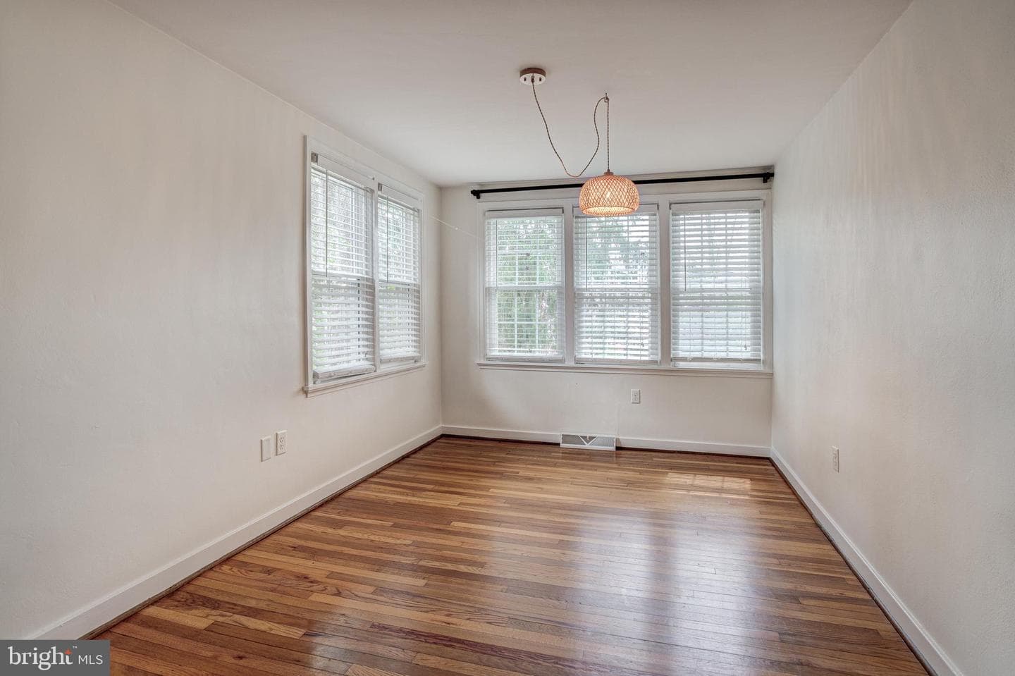 151 W Prospect Avenue photo 11