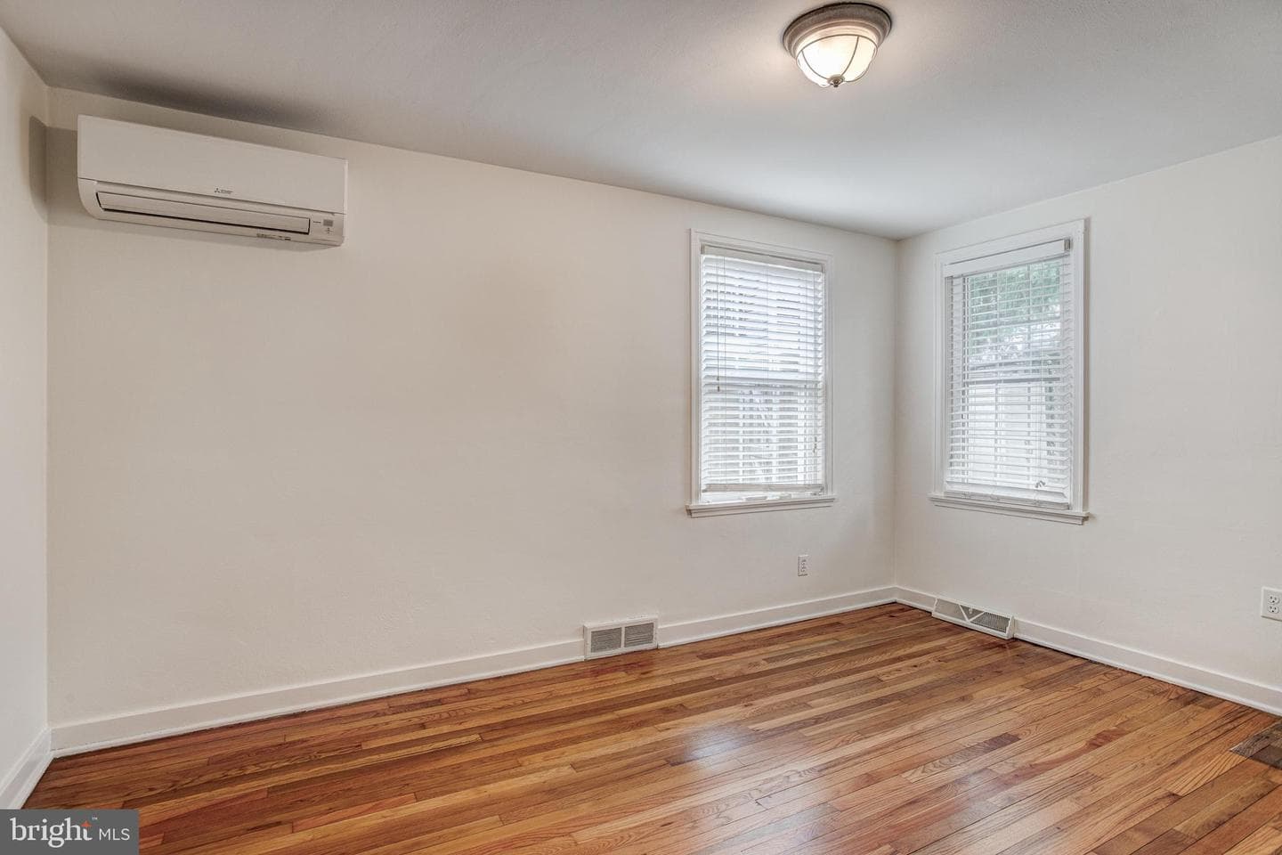 151 W Prospect Avenue photo 17