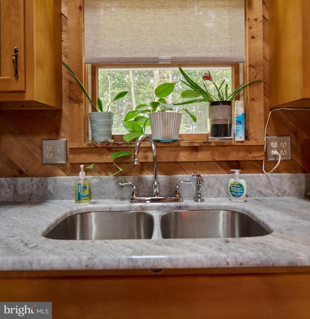 580 Fairview Road photo 70