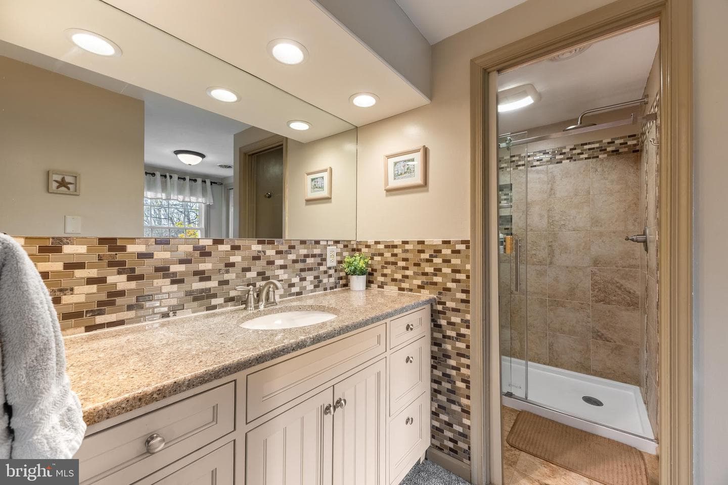 679 Devonshire Drive photo 33