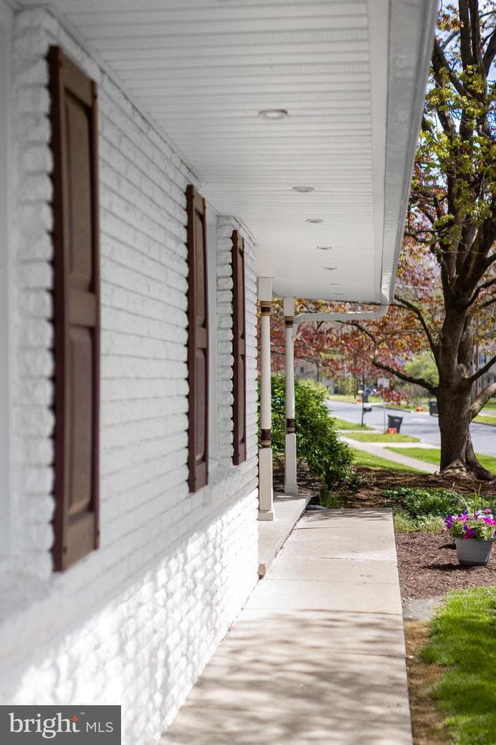 679 Devonshire Drive photo 6