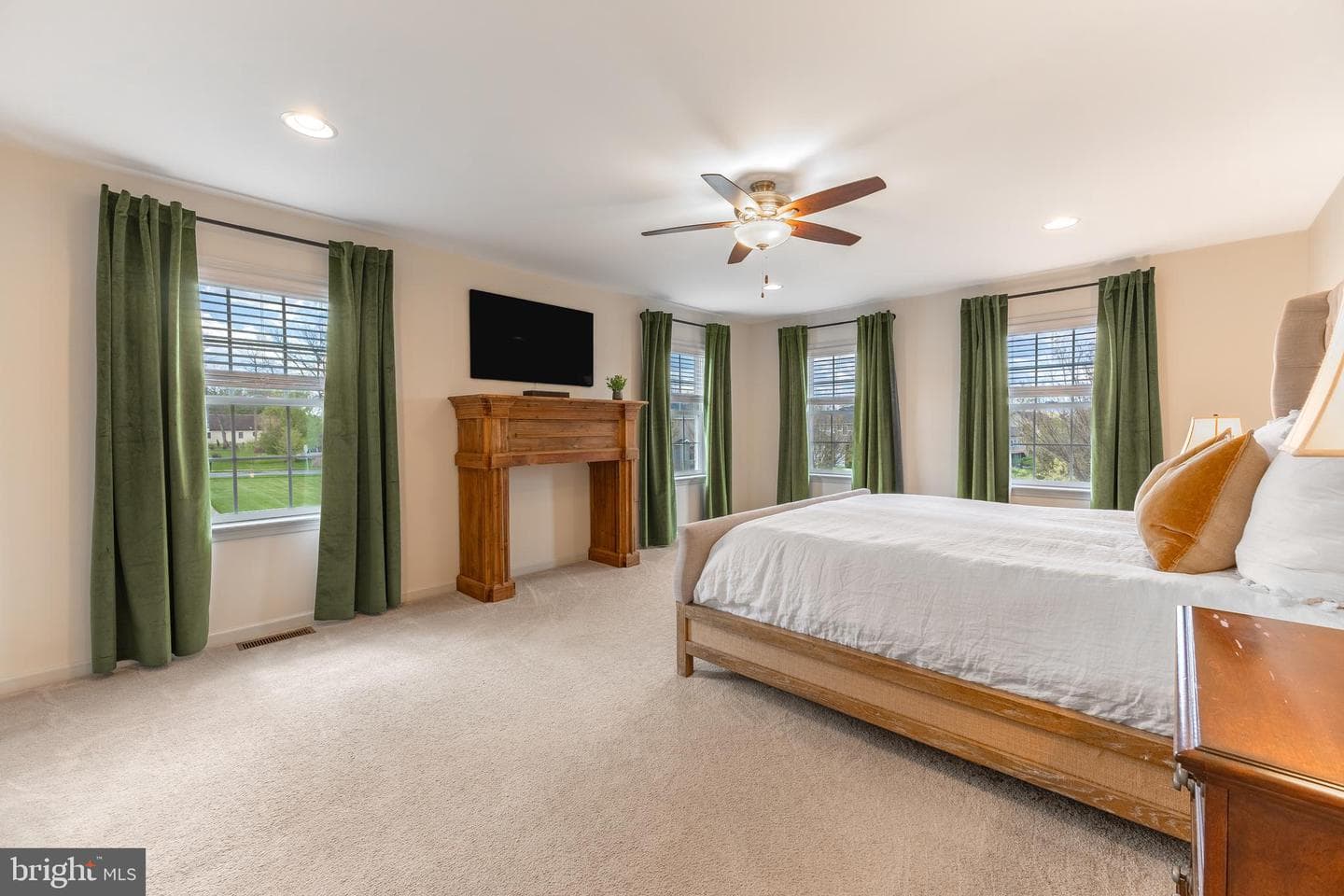 120 Meadowsweet Drive photo 30