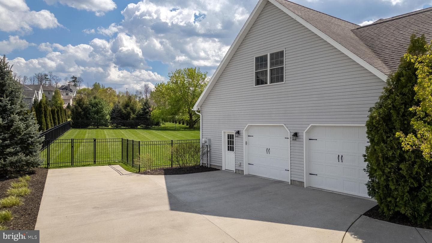 120 Meadowsweet Drive photo 45