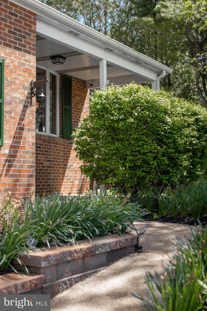 409 Goldfinch Drive photo 6