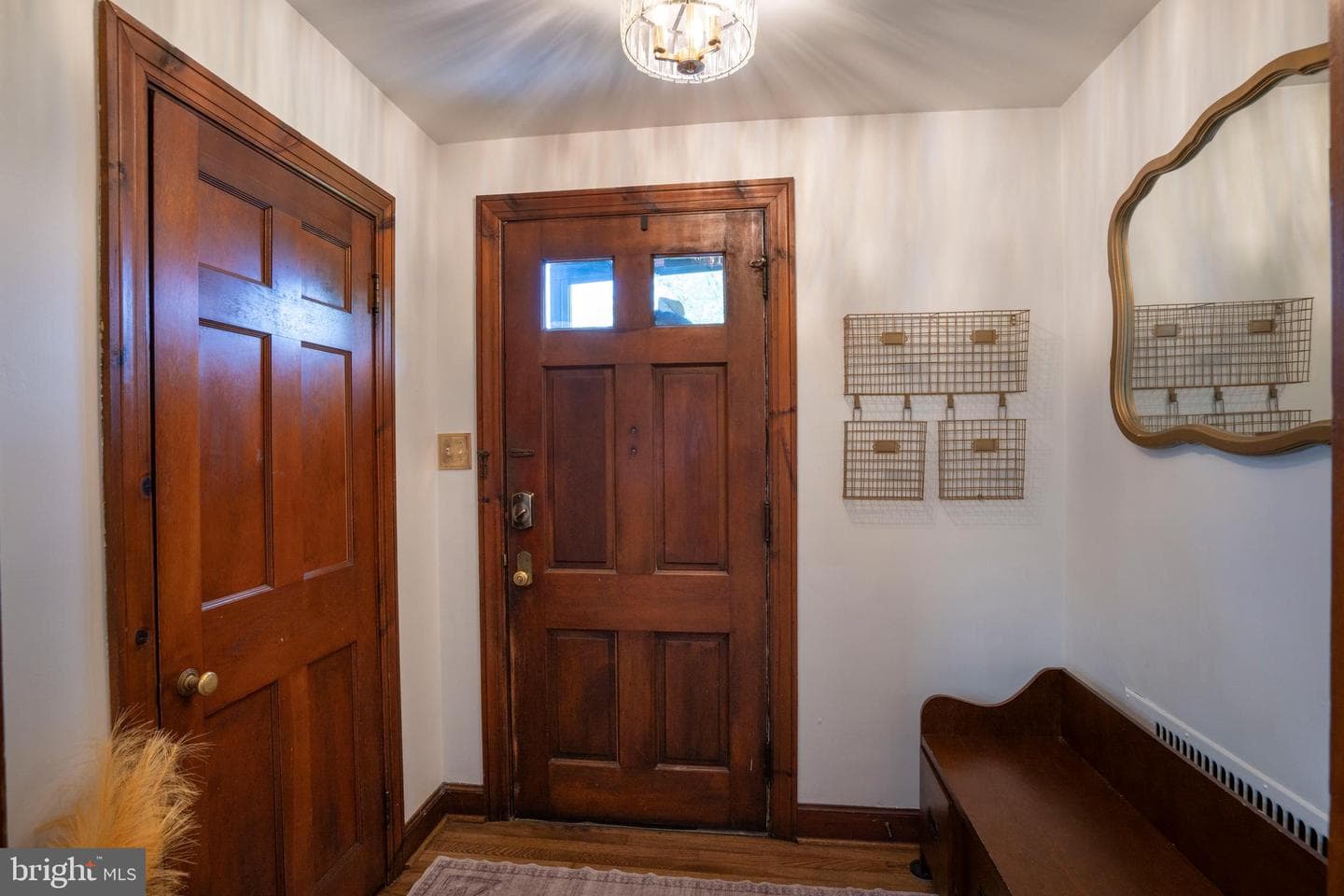 438 E Curtin Street photo 3