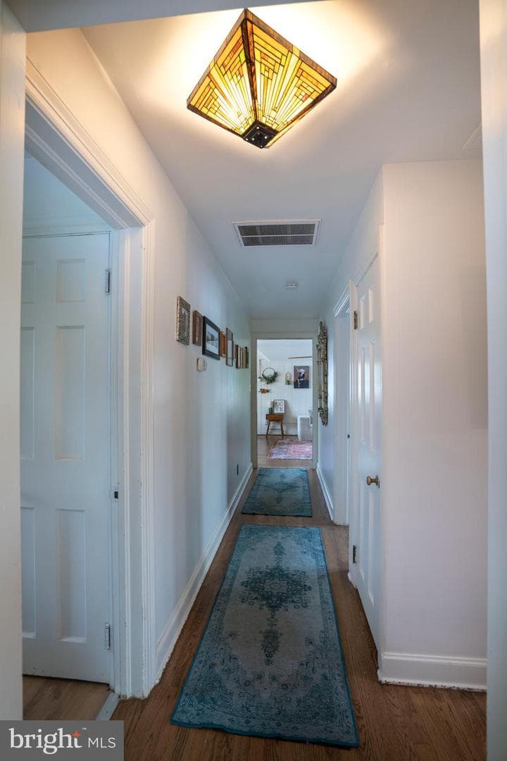 438 E Curtin Street photo 31